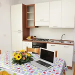 Desi Lägenhet Tropea