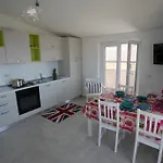Desi Lägenhet Tropea